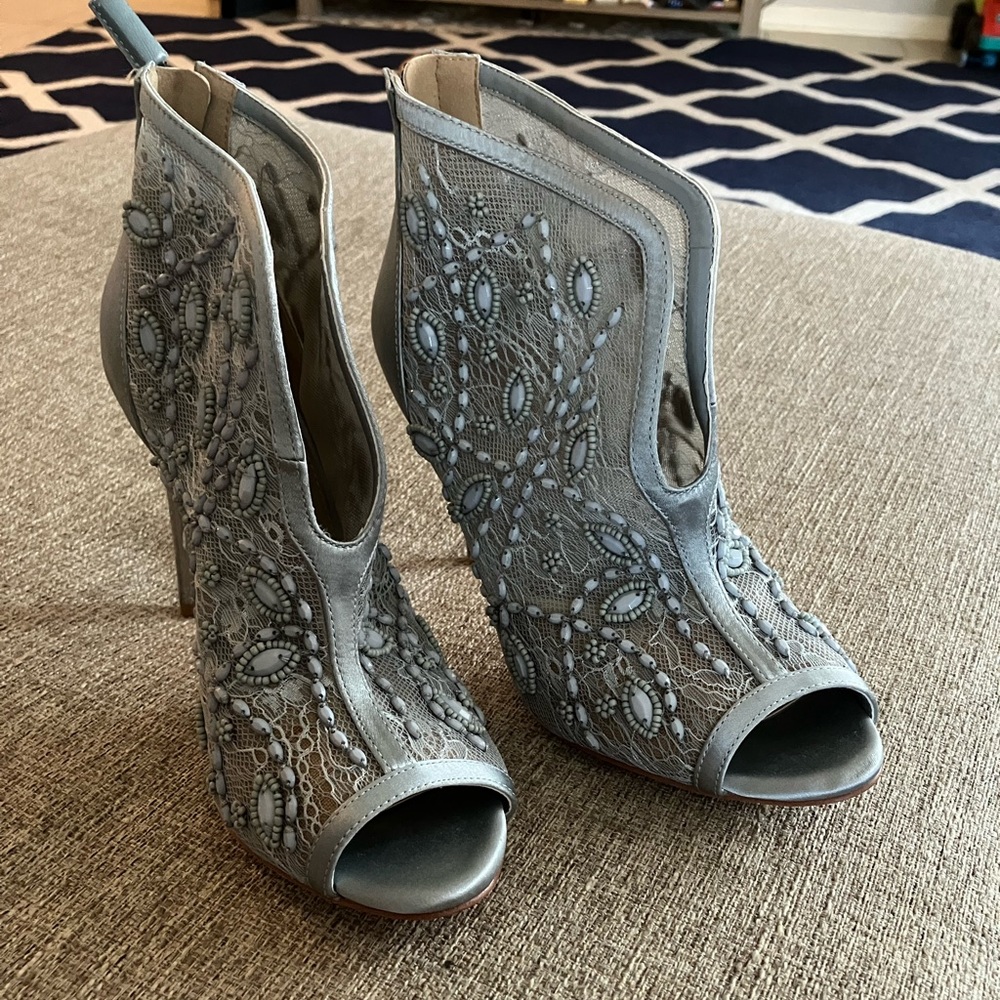 Women Lace high heels by Vero Cuoio size 8M